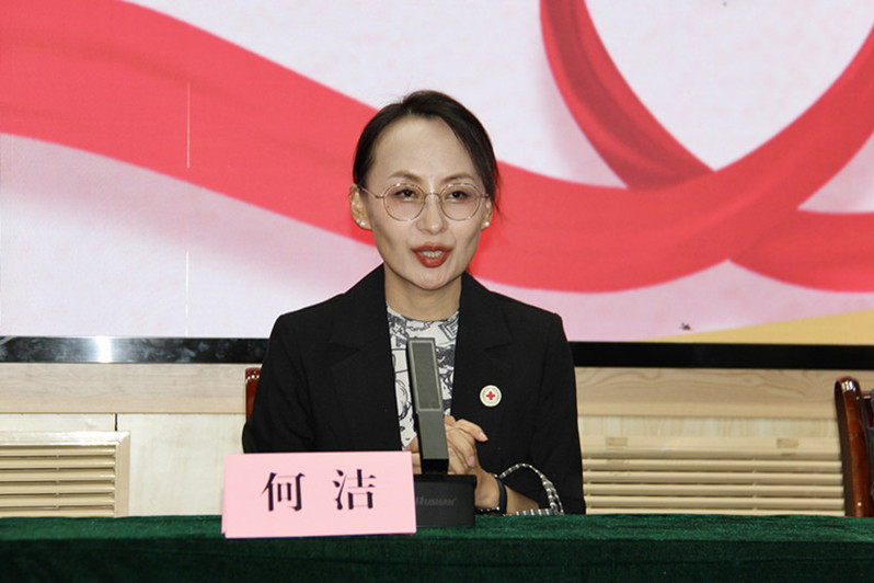 陕西省造血干细胞捐献者管理中心主任何洁宣布校园无偿献血系列活动正式启动