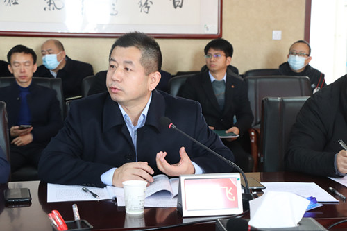 后勤安保处处长李晓飞回答专家提问