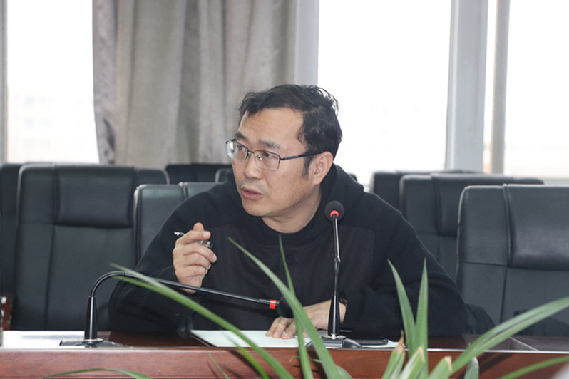 后勤安保处副处长郎儒林对后勤安保外包服务项目进行中肯点评并提出建设性意见