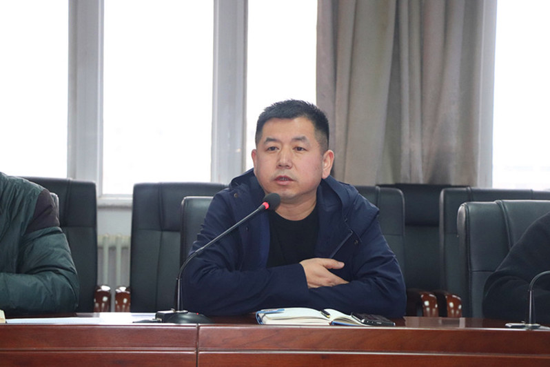 后勤安保处处长李晓飞作大会总结讲话