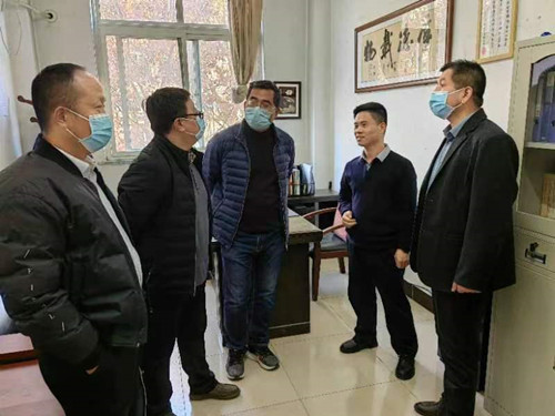 检查组在动力学院督导安全工作