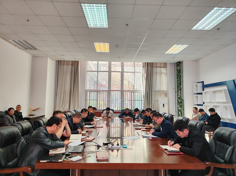 后勤党总支深入贯彻中央八项规定精神学习教育动员部署会现场