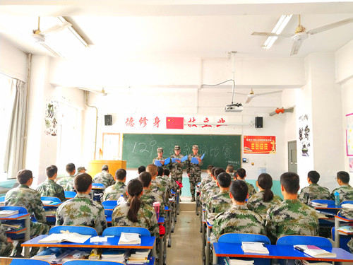 爱国主义诗歌朗诵会现场 爱国主义诗歌朗诵会现场